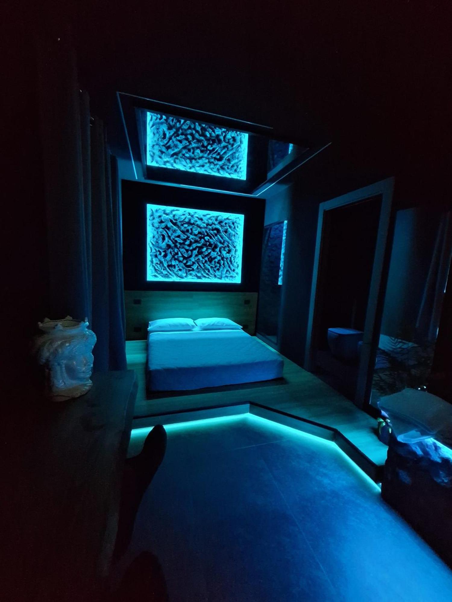 Dark & Light Rooms & Luxury Suites Catania Exterior photo